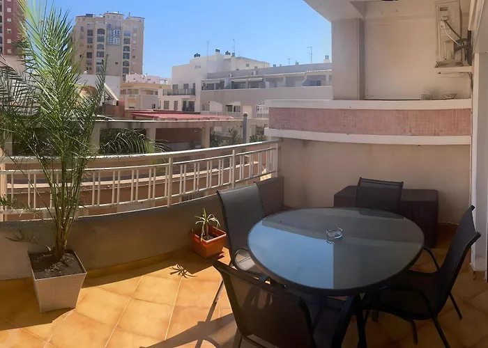 Junto Playa Τορεβιέχα